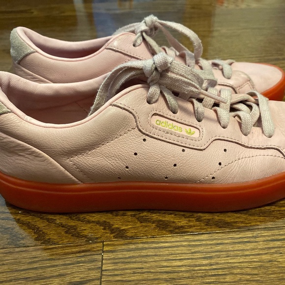 Adidas retro trainers - Picture 1 of 2
